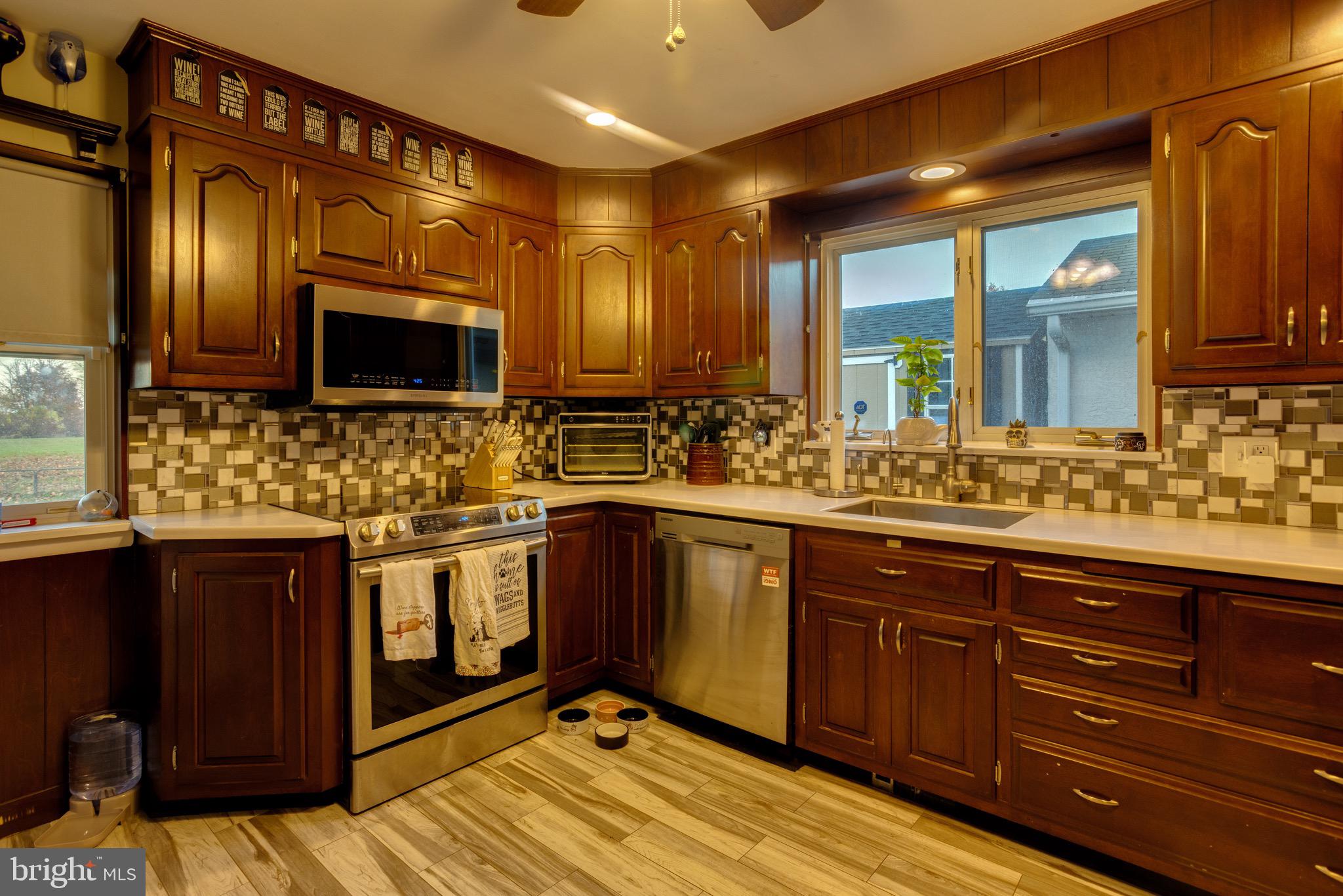 407 East Moyer Road Pottstown, PA 19464 - Photo 4 of 24 Gallery Image 4
