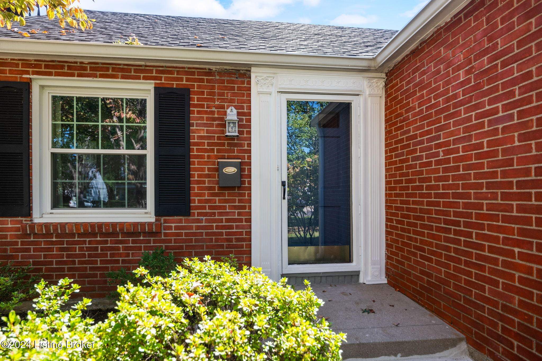4020 Hillsboro Road Louisville, KY 40207 - Photo 7 of 27 4020 Hillsboro Rd-15