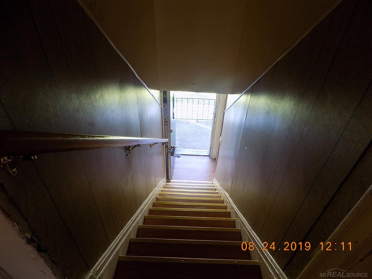 149 Clinton Street, Unit UPPER Mount Clemens, MI 48043 - Photo 2 of 9