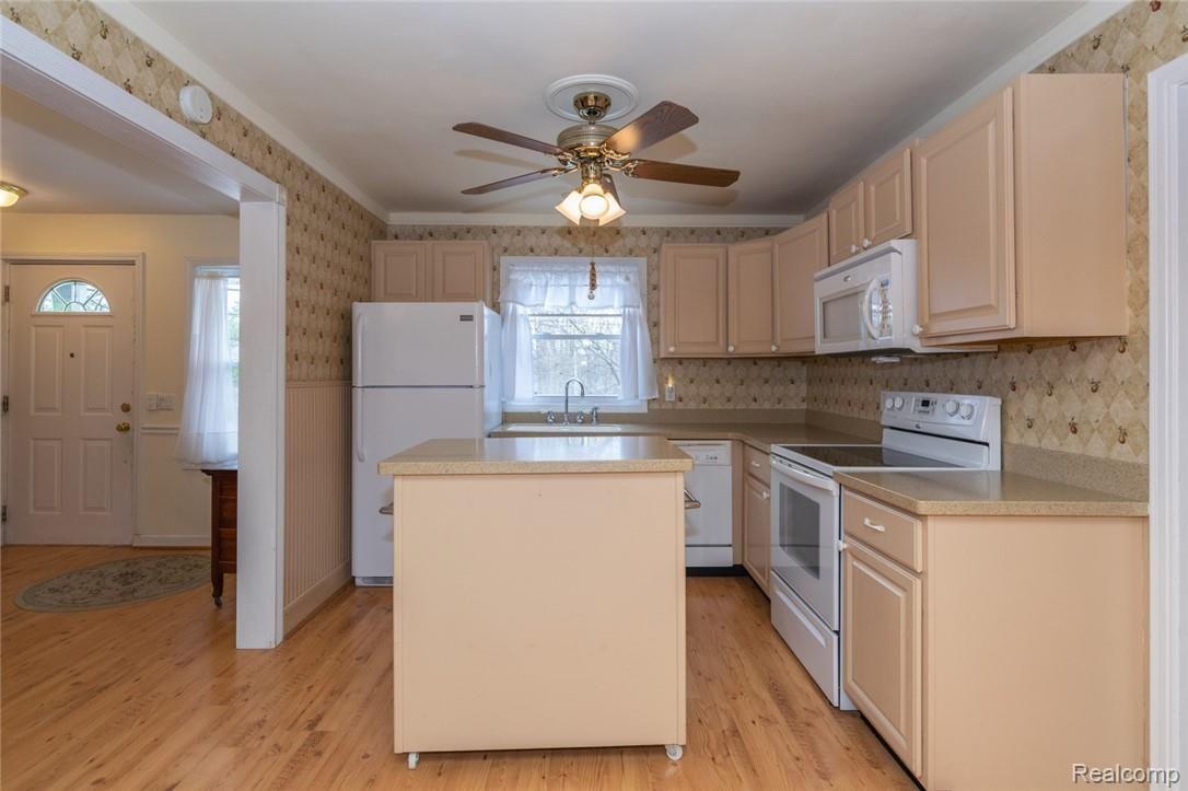 111 East Predmore Road Oakland, MI 48363 - Photo 10 of 34 12_DSC_5669_mls.jpg