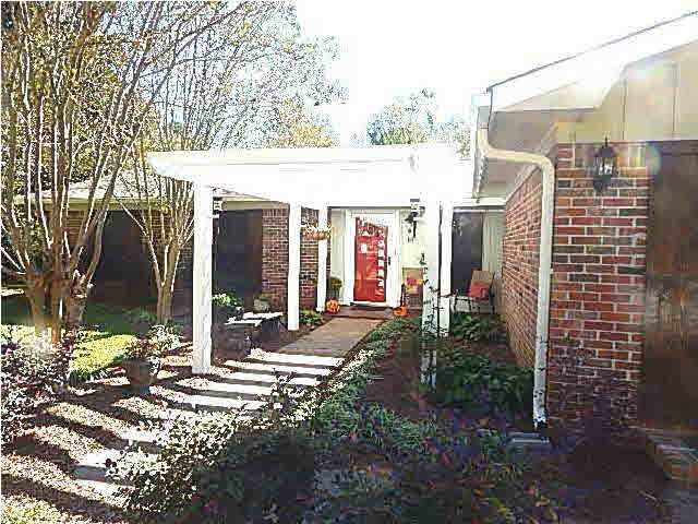 104 Rimrock Drive Clinton, MS 39056 - Photo 3 of 32 Pergola entrance