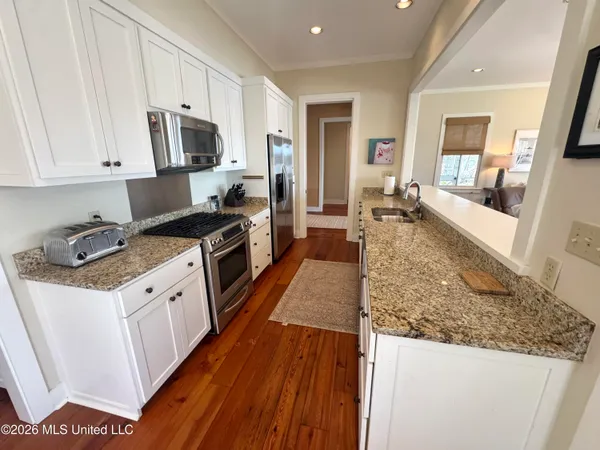 $795,000 | 16 Parker Lndg Drive, Dundee, MS 38626