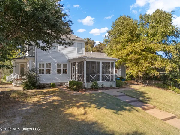 $795,000 | 16 Parker Lndg Drive, Dundee, MS 38626