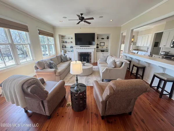 $795,000 | 16 Parker Lndg Drive, Dundee, MS 38626