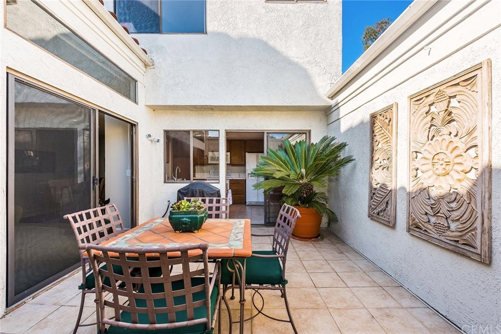 45 Morena Irvine, CA 92612 - Photo 18 of 49 Accessible from living room and kitchen, simplifies entertaining and areas for private conversations.