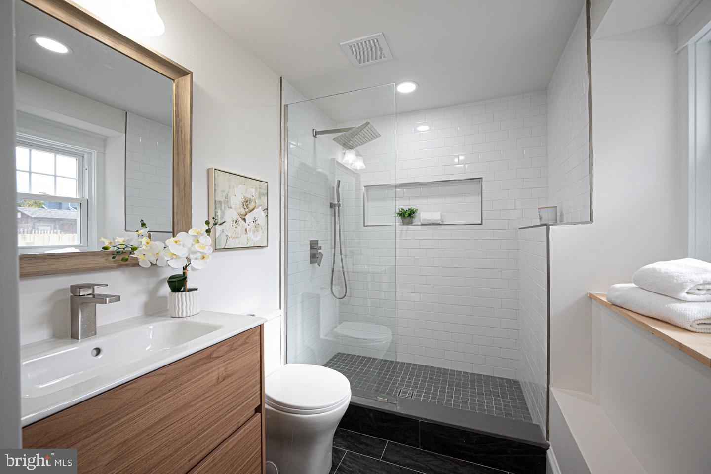 209 Valley View Road Media, PA 19063 - Photo 21 of 29 Main Floor Bath