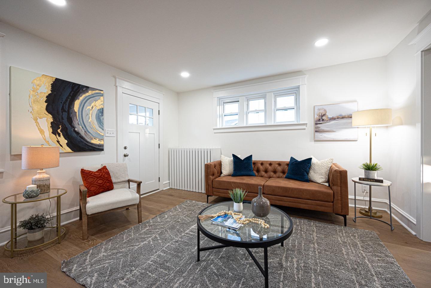 209 Valley View Road Media, PA 19063 - Photo 8 of 29 Bright Living Room