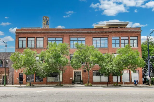 $949,000 | 2401 West Ohio Street, Unit 31, Chicago, IL 60612