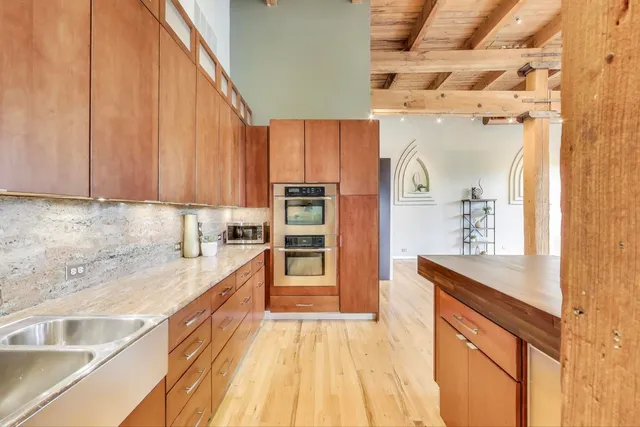 $949,000 | 2401 West Ohio Street, Unit 31, Chicago, IL 60612