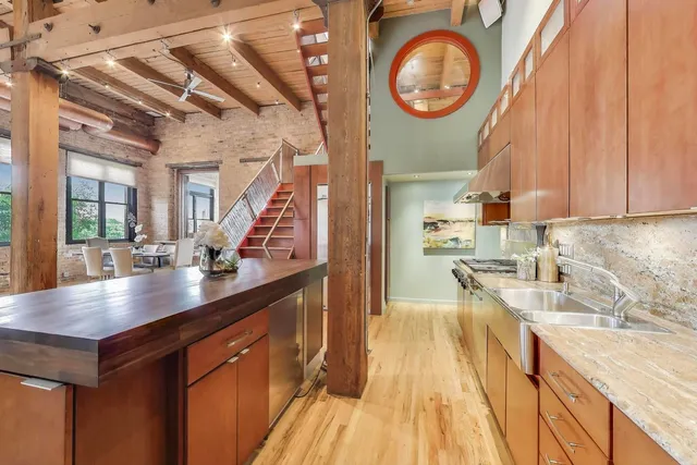 $949,000 | 2401 West Ohio Street, Unit 31, Chicago, IL 60612