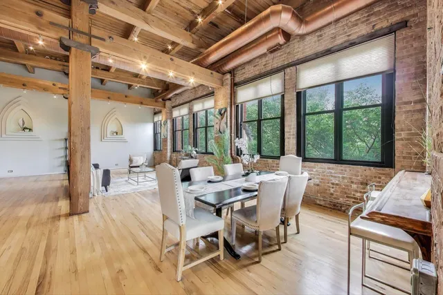 $949,000 | 2401 West Ohio Street, Unit 31, Chicago, IL 60612