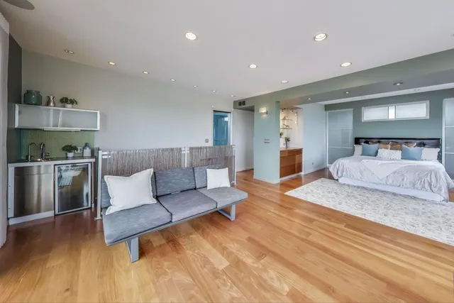 $949,000 | 2401 West Ohio Street, Unit 31, Chicago, IL 60612