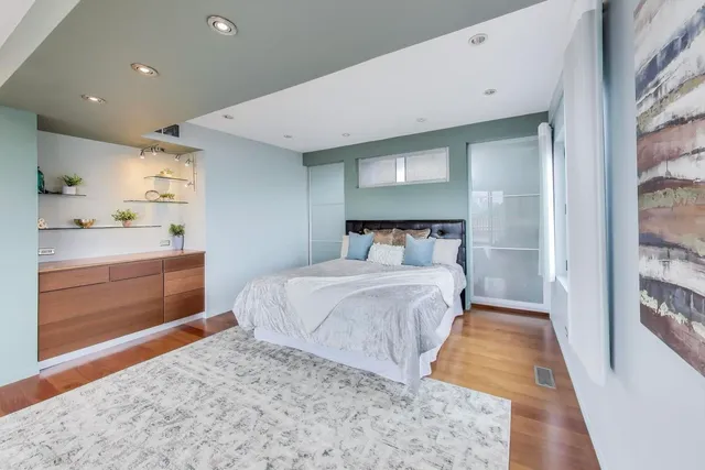 $949,000 | 2401 West Ohio Street, Unit 31, Chicago, IL 60612