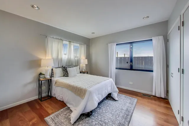 $949,000 | 2401 West Ohio Street, Unit 31, Chicago, IL 60612