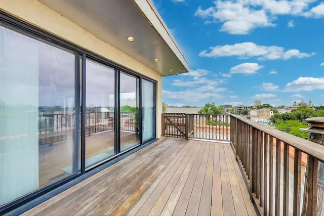 $949,000 | 2401 West Ohio Street, Unit 31, Chicago, IL 60612