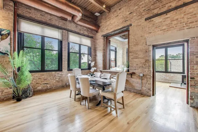 $949,000 | 2401 West Ohio Street, Unit 31, Chicago, IL 60612