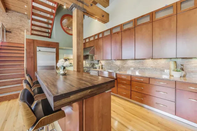 $949,000 | 2401 West Ohio Street, Unit 31, Chicago, IL 60612