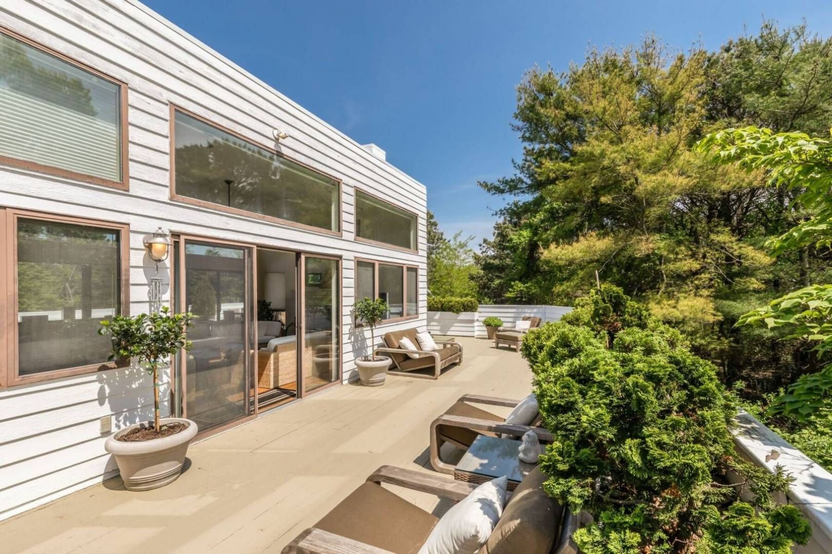 10 Scotch Mist Lane Southampton, NY 11968 - Photo 14 of 18