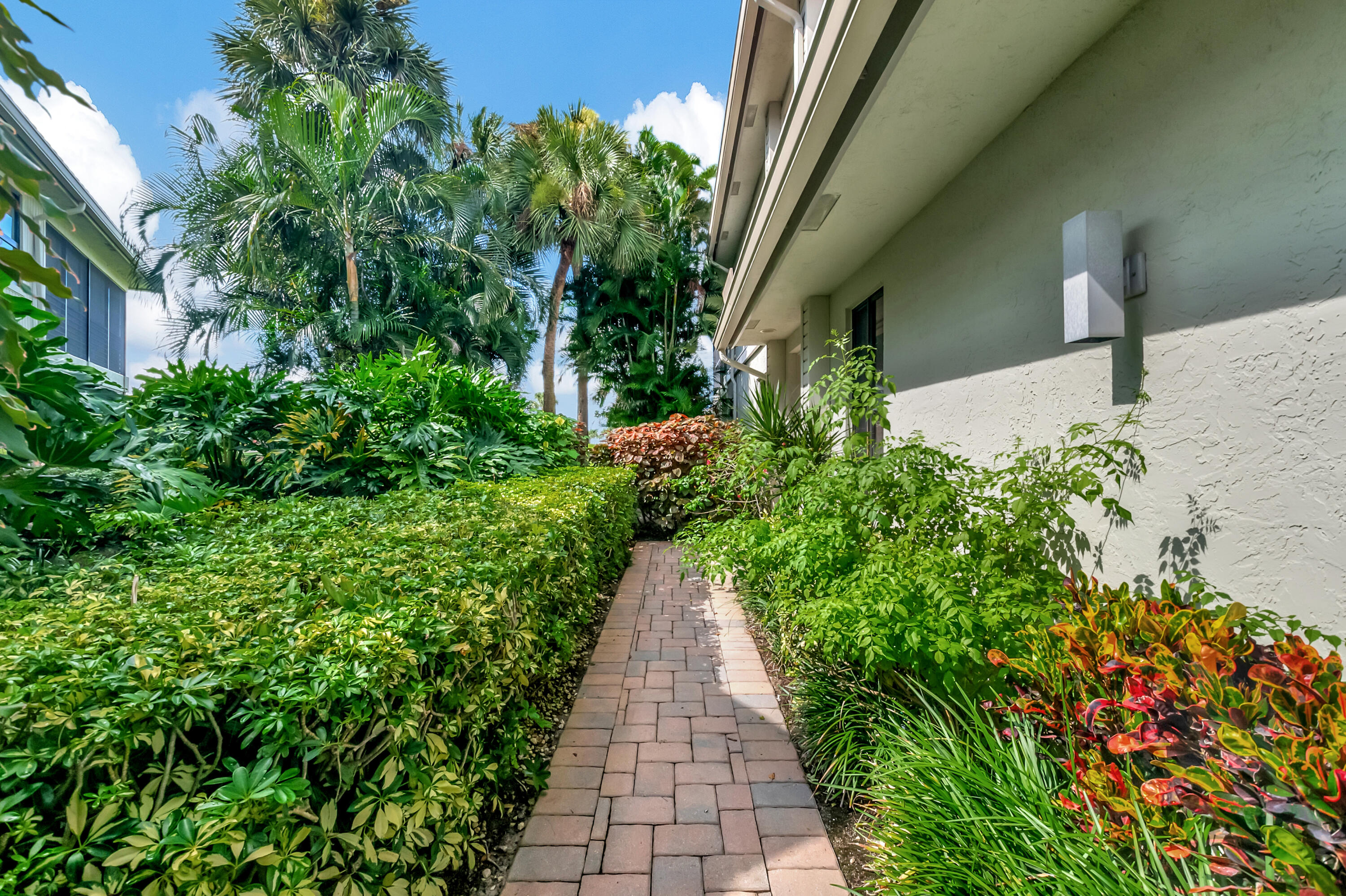 19885 Planters Boulevard, Unit B Boca Raton, FL 33434 - Photo 4 of 96 DSC_8713
