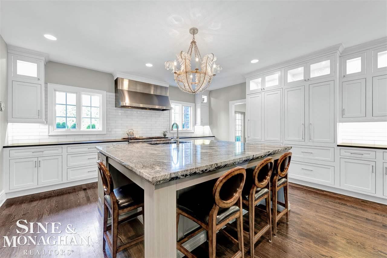 219 Cloverly Road Grosse Pointe, MI 48236 - Photo 13 of 71 50076283-12.JPG
