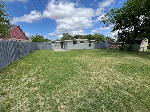 $1,850 | 822 Piedmont Drive, Garland, TX 75040