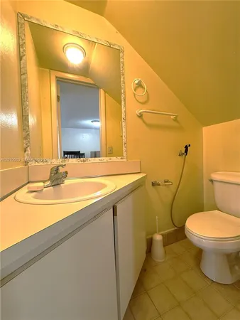 $250,000 | 2260 West 53rd Place, Unit 7, Hialeah, FL 33016