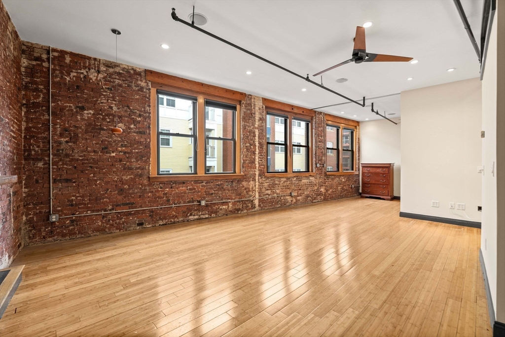 27 Fayette Street, Unit 302 Beverly, MA 01915 - Photo 17 of 24