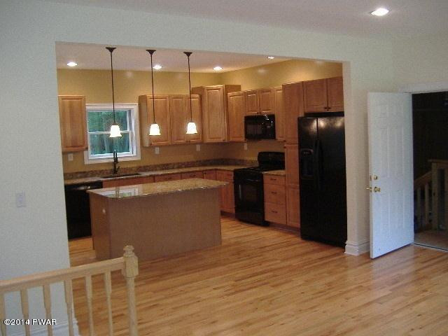 287 Rose Hill Road Lake Como, PA 18437 - Photo 4 of 18