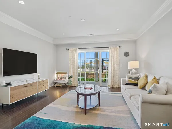 $3,500 | 302 Center Meadow Lane, Unit 302, Danbury, CT 06810