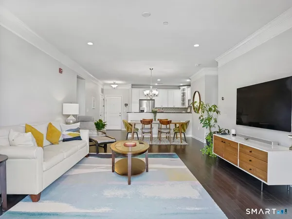 $3,500 | 302 Center Meadow Lane, Unit 302, Danbury, CT 06810