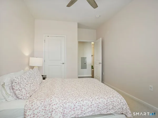 $3,500 | 302 Center Meadow Lane, Unit 302, Danbury, CT 06810