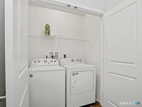 $3,500 | 302 Center Meadow Lane, Unit 302, Danbury, CT 06810