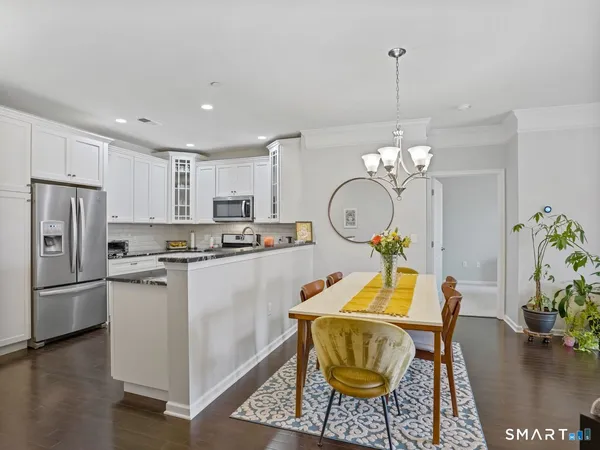 $3,500 | 302 Center Meadow Lane, Unit 302, Danbury, CT 06810