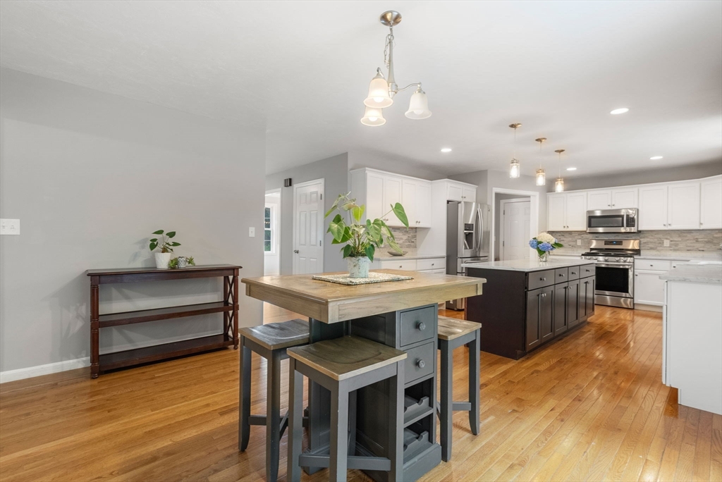35 Mountainview Road Uxbridge, MA 01569 - Photo 7 of 27 Gallery Image 7