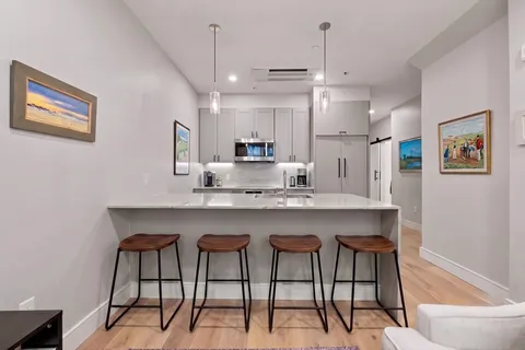 $899,000 | 471 Hanover Street, Unit 2, Boston, MA 02109