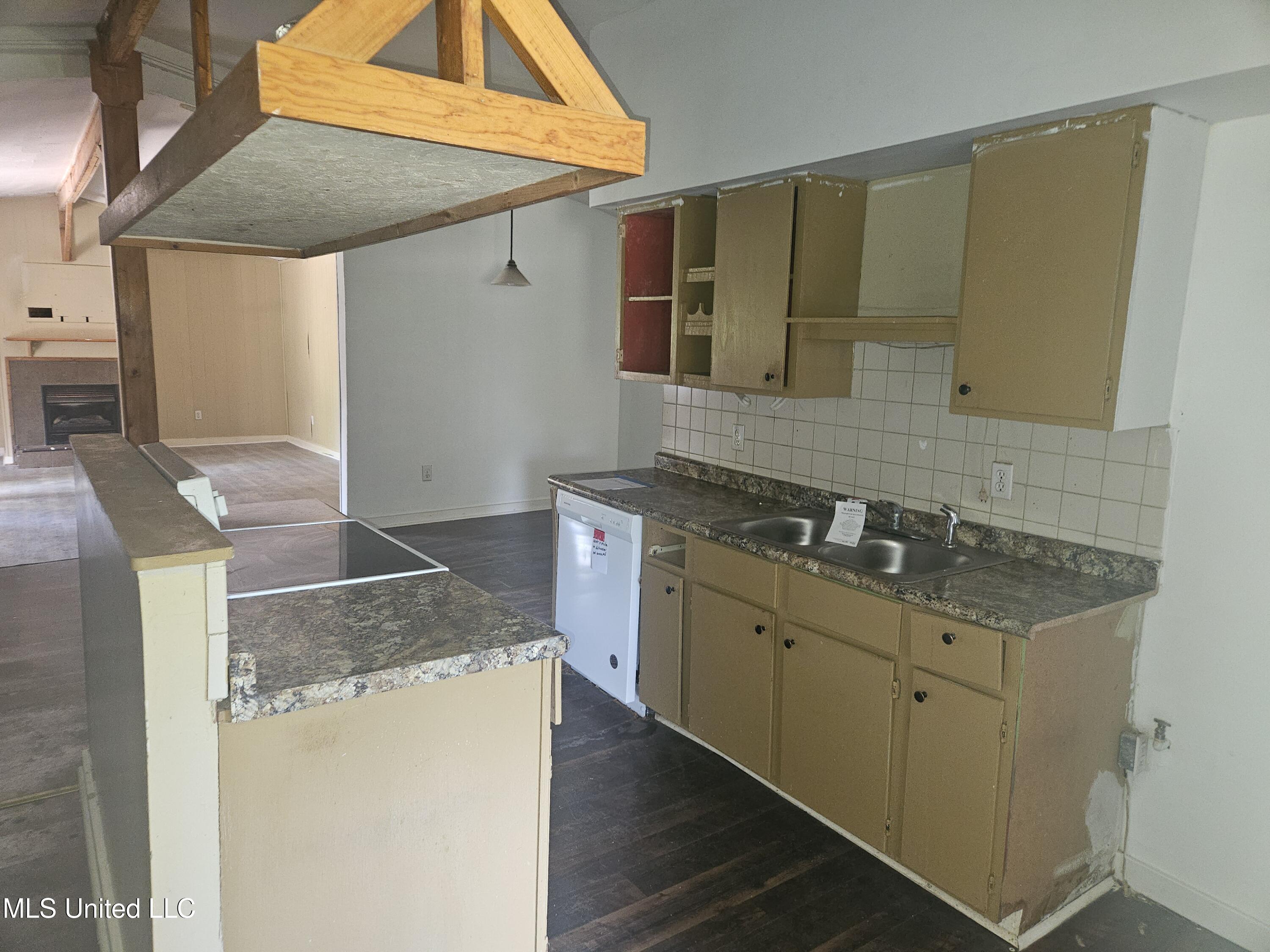 209 Spooner Road Lucedale, MS 39452 - Photo 4 of 14 20240330_120152