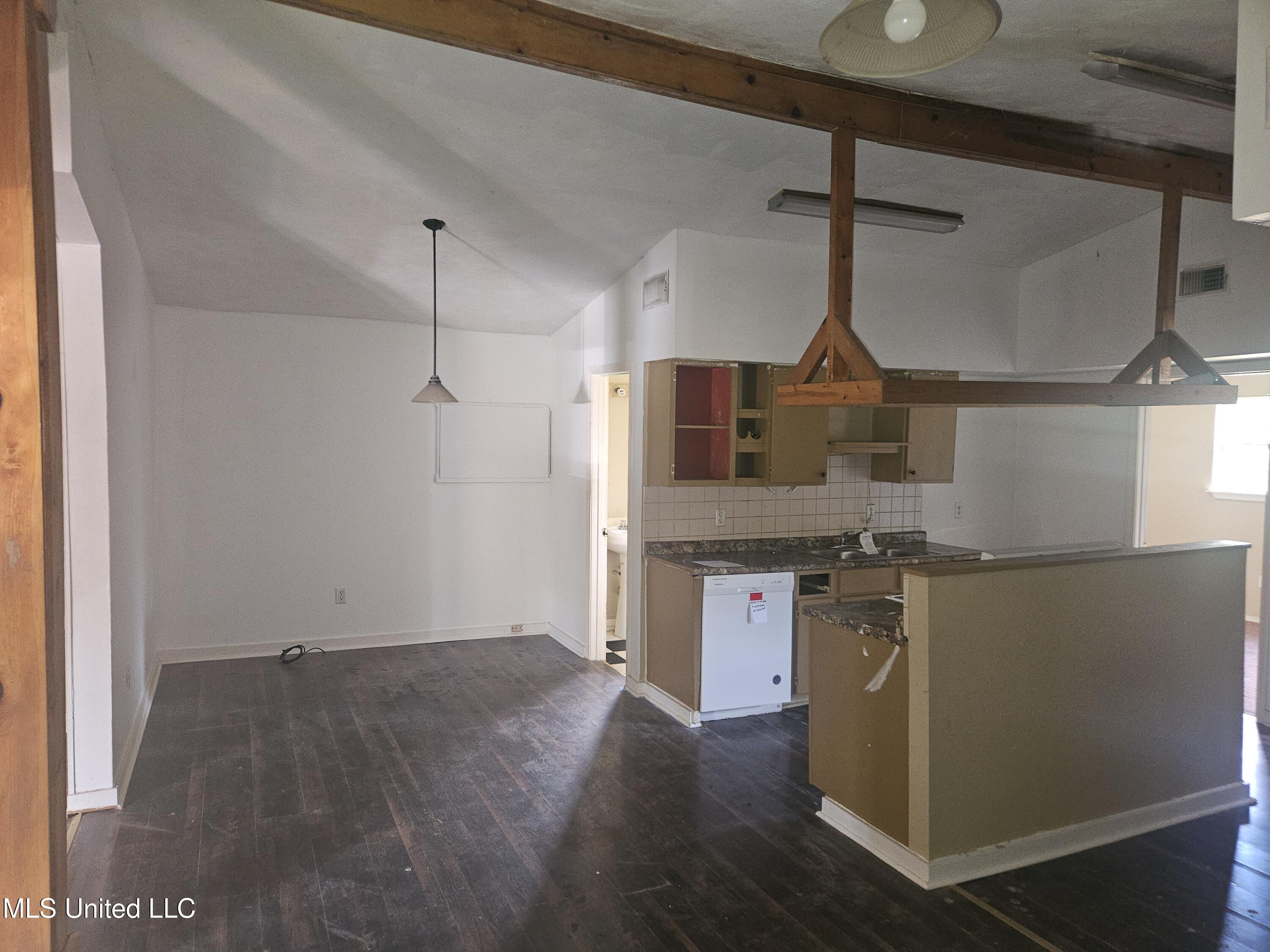 209 Spooner Road Lucedale, MS 39452 - Photo 6 of 14 20240330_120217