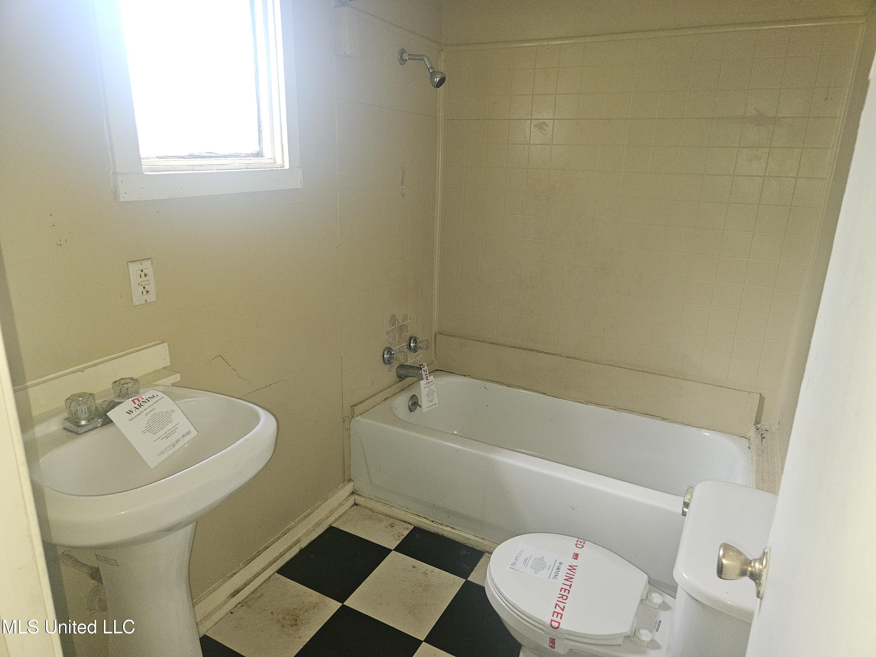 209 Spooner Road Lucedale, MS 39452 - Photo 9 of 14 20240330_120226