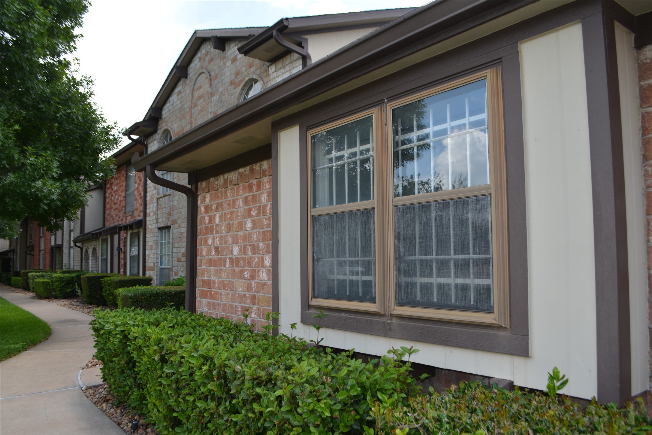 11526 South Kirkwood Road Houston, TX 77477 - Photo 2 of 26 Gallery Image 2