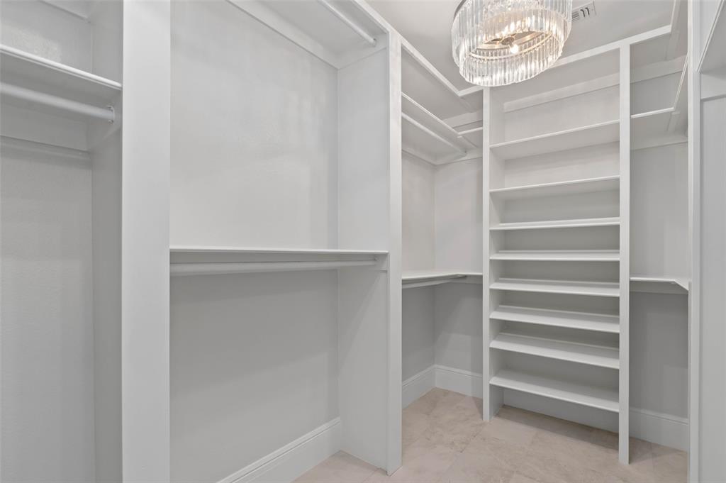 124 Garza Road Shady Shores, TX 76208 - Photo 20 of 40 This closet is a beauty!