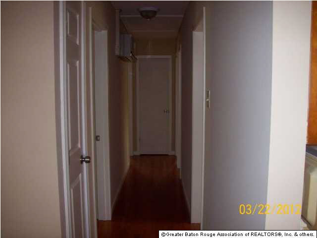 9504 Kingcrest Parkway Baton Rouge, LA 70810 - Photo 4 of 10 Gallery Image 4