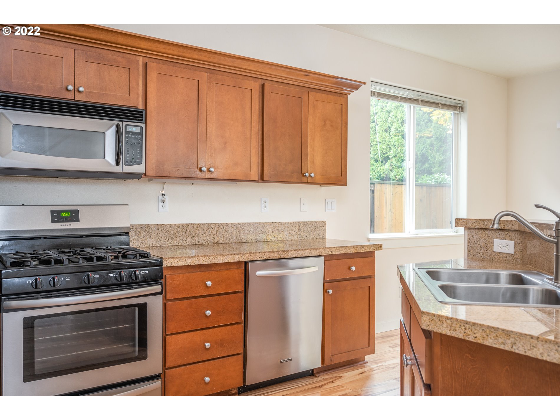 30525 Southwest Ruth Street Wilsonville, OR 97070 - Photo 13 of 32 Kitchen