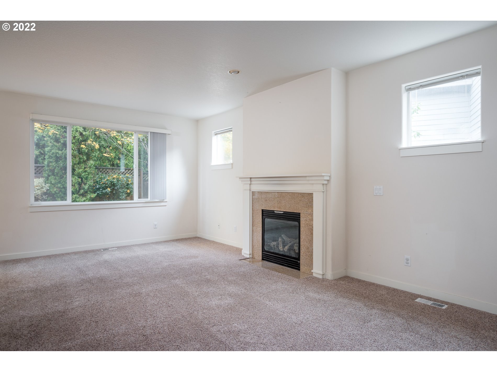 30525 Southwest Ruth Street Wilsonville, OR 97070 - Photo 6 of 32 Living Room