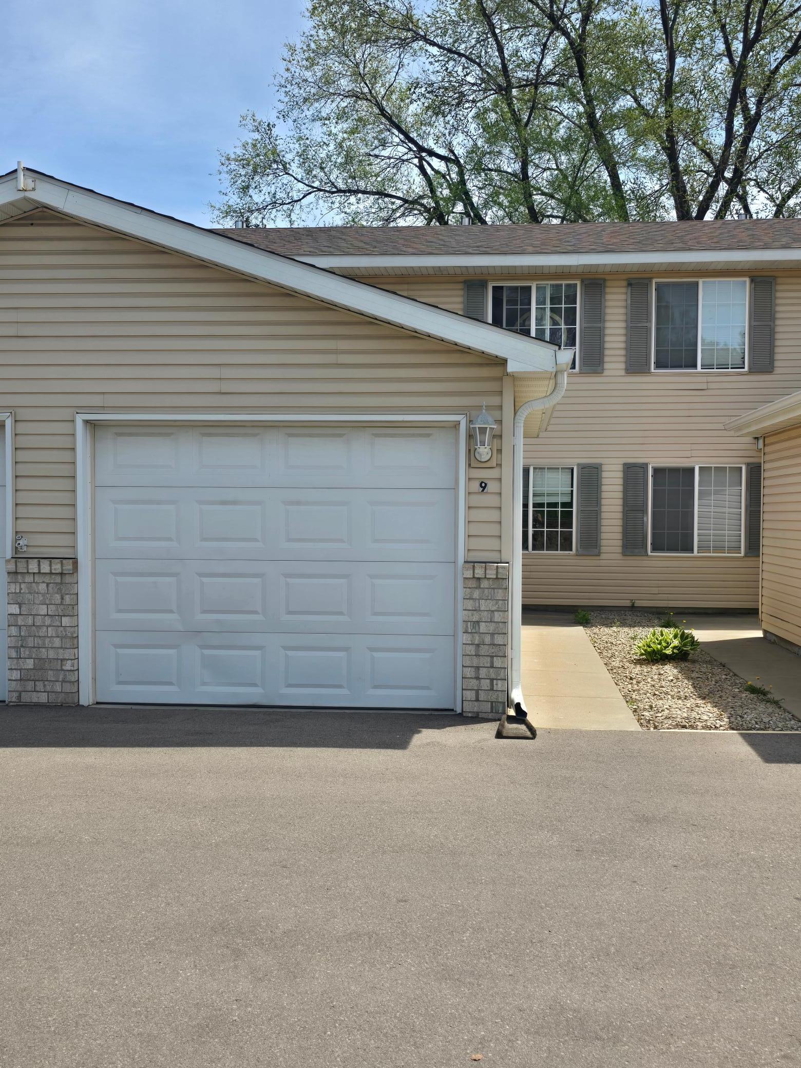 915 7th Street, Unit 9 Jordan, MN 55352 - Photo 1 of 15
