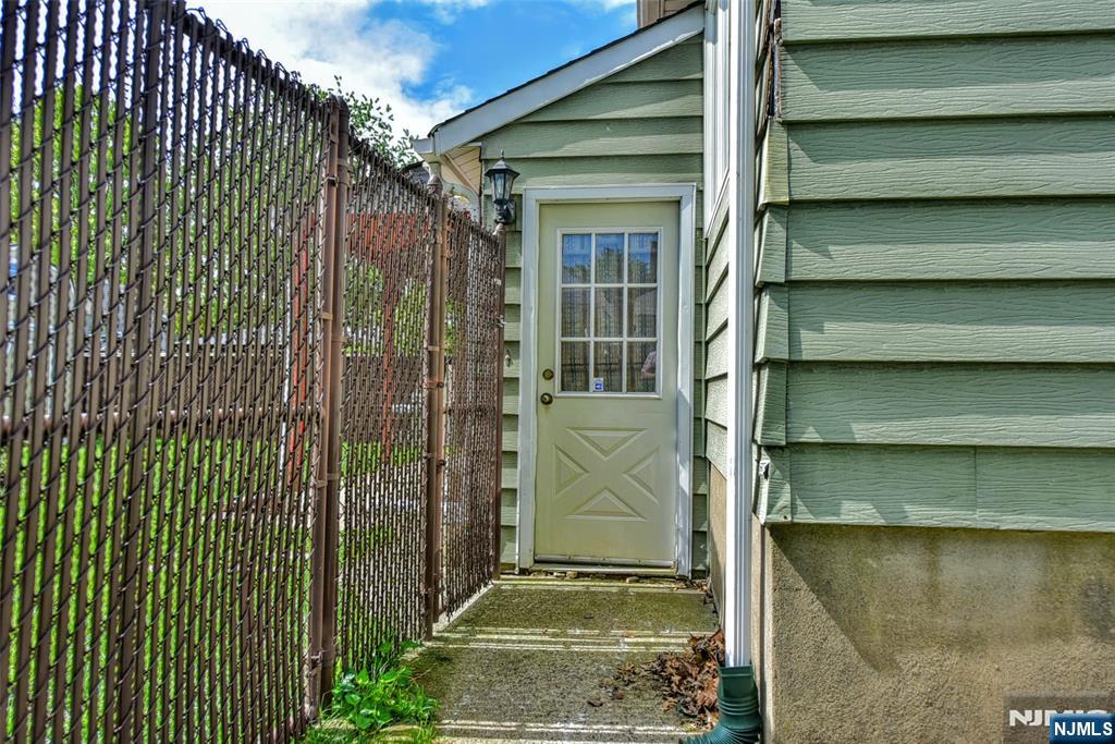 247 Grove Street Lodi, NJ 07644 - Photo 17 of 28