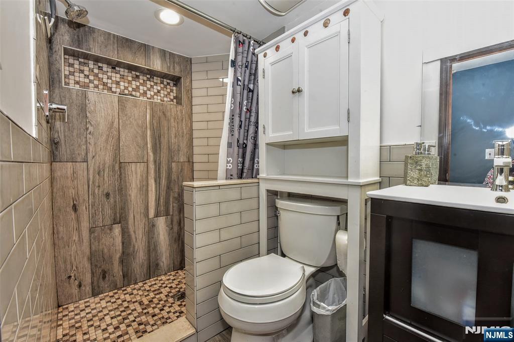 247 Grove Street Lodi, NJ 07644 - Photo 18 of 28