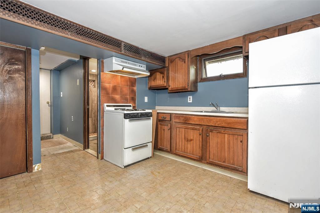 247 Grove Street Lodi, NJ 07644 - Photo 21 of 28