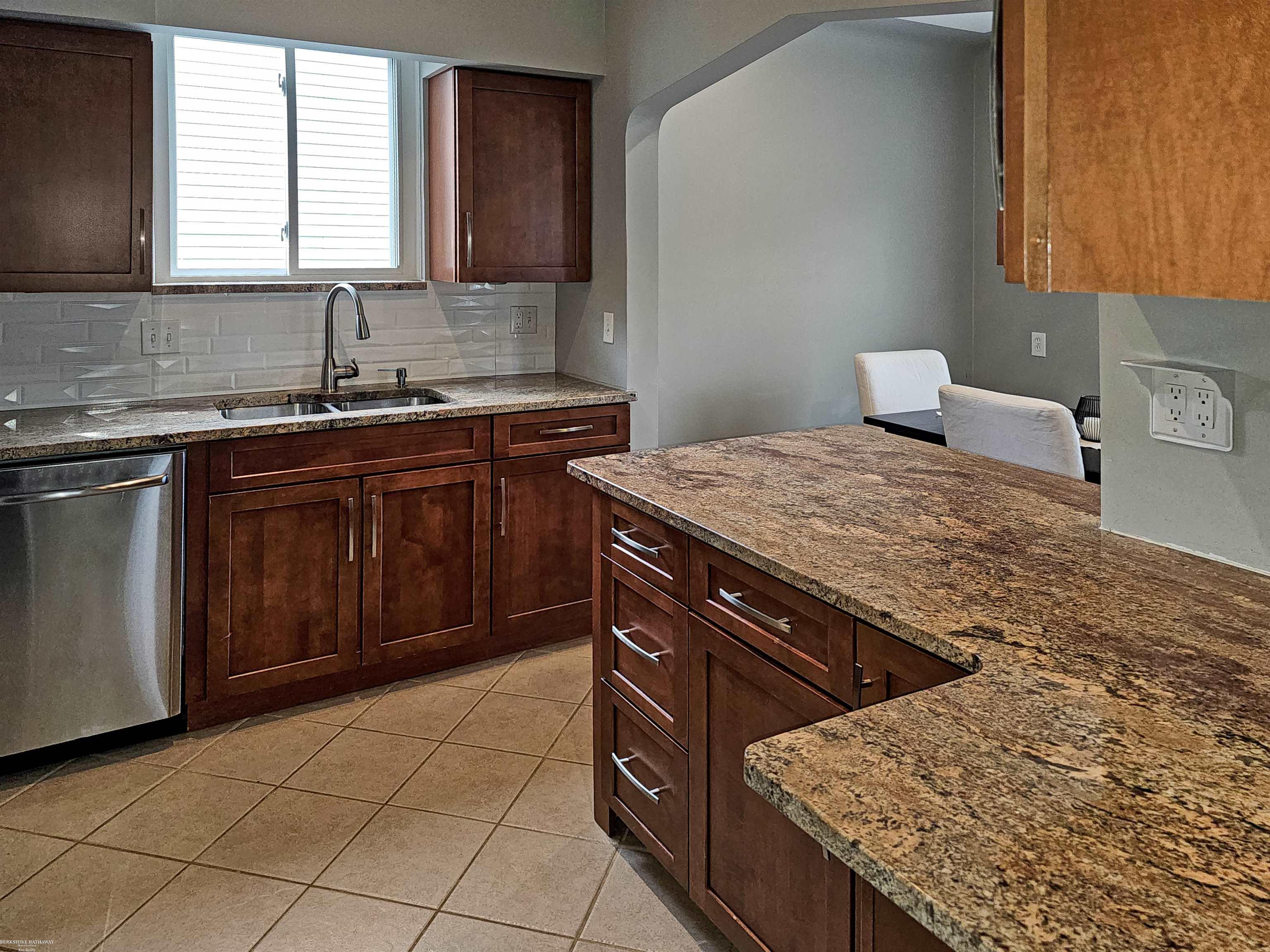 1036 Columbia Road Berkley, MI 48072 - Photo 6 of 14
