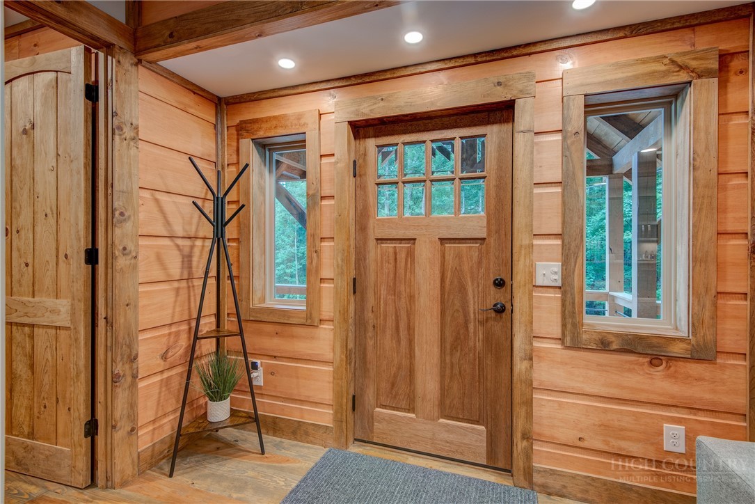 1015 Pine Ridge Road Beech Mountain, NC 28604 - Photo 7 of 41