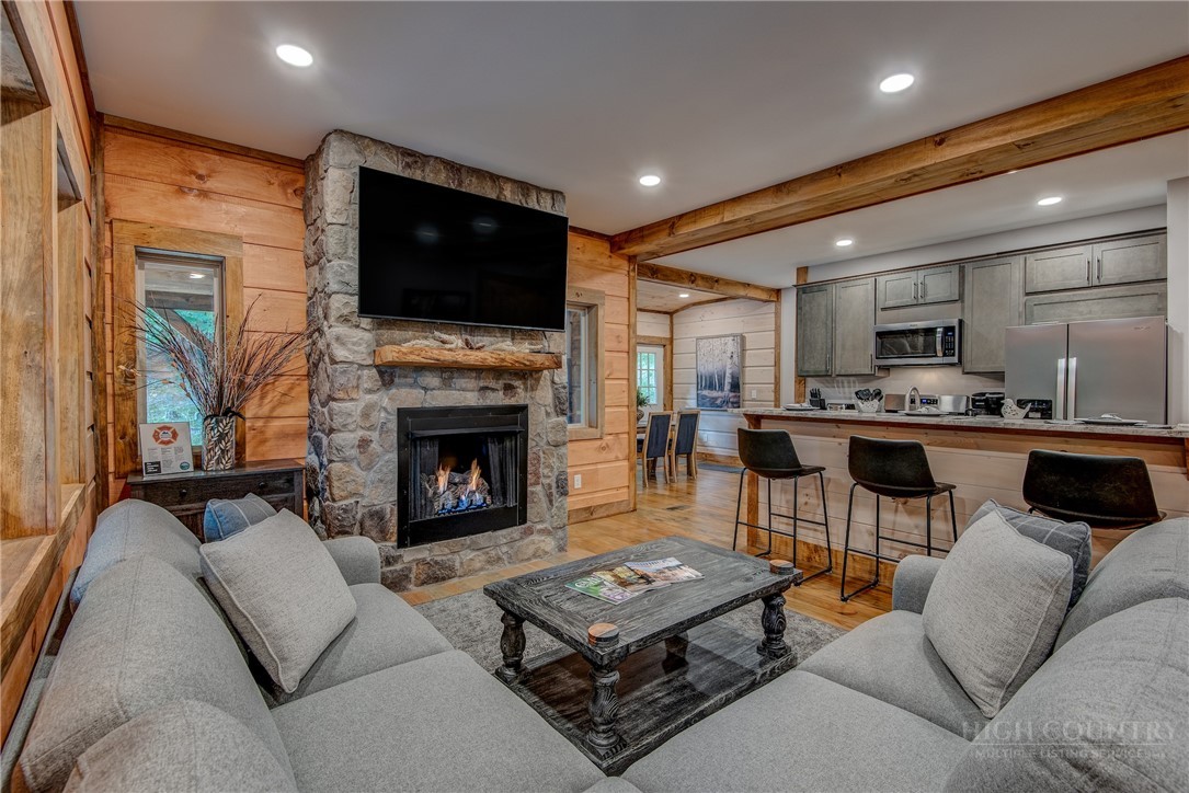 1015 Pine Ridge Road Beech Mountain, NC 28604 - Photo 8 of 41